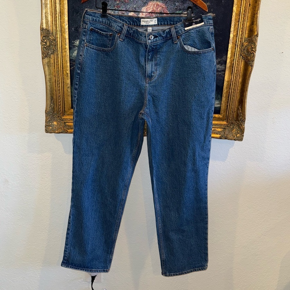A&F NEW Mid Rise The 90s Straight Curve Love Dark Blue Jeans Size 33